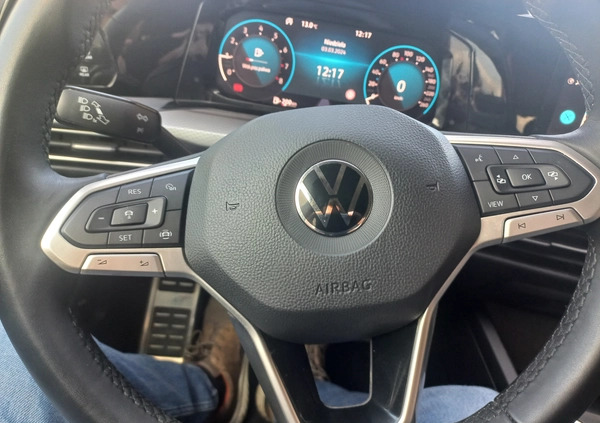 Volkswagen Golf cena 78000 przebieg: 22700, rok produkcji 2021 z Elbląg małe 232